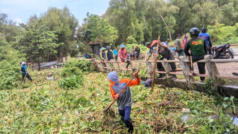 Pemdes Jayamukti Bergerak Cepat Tangani Jebolnya Tanggul Kali Cibening