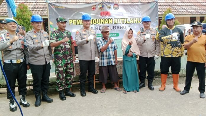 Polres Subang Renovasi Rumah Tidak Layak Huni Milik Warga Desa Ciasem Hilir