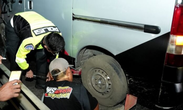 Korlantas Siagakan Personel Bantu Pemudik yang Alami Kendala di Ruas Tol