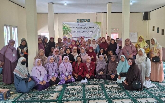 Mahasiswa S3 UPI Gelar Pemberdayaan Masyarakat Zero Waste dan Transformasi Digital di Bandung Barat