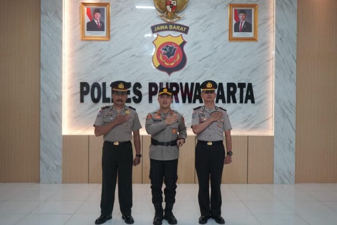 Dua Personel Polres Purwakarta Naik Pangkat Pengabdian, Kapolres Tekankan Integritas dan Profesionalisme