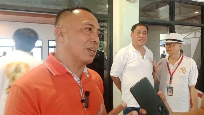 Yayasan Kailash Siva Center Bersama Porkompicam Patokbeusi Mengelar Pengobatan Gratis