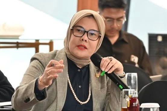 DPR Pertanyakan Dasar Klaim BPKN Soal Usia Galon