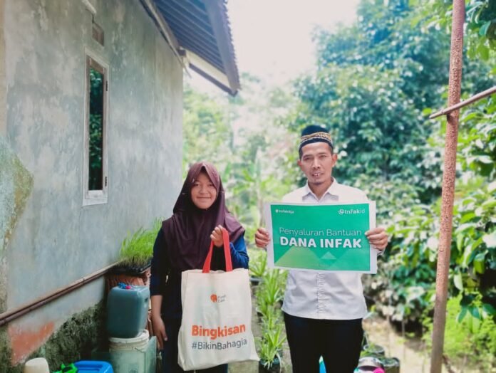 Rumah Zakat dan Infak.id Berdayakan UMKM serta Salurkan Bantuan untuk Santri di Subang