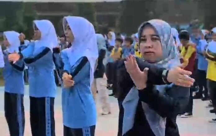 Senam Anak Indonesia, Rutinitas Pagi di SMPN 1 Cisalak Menuju Generasi Sehat